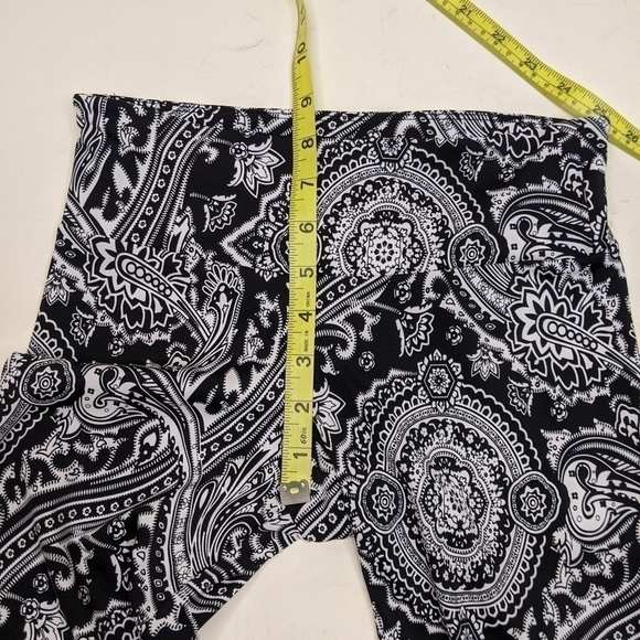 Onzie Mid Rise Skinny Floral Brocade Yoga Leggings Pants - Picture 7 of 8